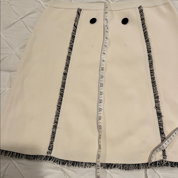 Sandro
Ketty Short Double Breasted Skirt Size 4/8 - Picture 9 of 10